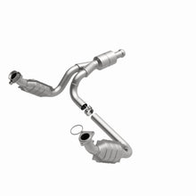 Load image into Gallery viewer, MagnaFlow Exhaust Products 51578 OEM Grade Direct-Fit Catalytic Converter for Select Cadillac Escalade, Chevrolet Avalanche, Chevrolet Silverado 1500, Chevrolet Suburban 1500, Chevrolet Tahoe, GMC Sierra 1500, GMC Yukon, GMC Yukon XL