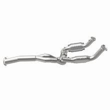 Load image into Gallery viewer, MagnaFlow Exhaust Products 21-252 OEM Grade Direct-Fit Catalytic Converter for Select Chevrolet Silverado HD, Chevrolet Silverado HD, GMC Sierra HD, GMC Sierra HD