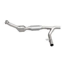 Load image into Gallery viewer, MagnaFlow Exhaust Products 51412 OEM Grade Direct-Fit Catalytic Converter for Select Ford Expedition, Ford F-150, Ford F-250, Lincoln Blackwood, Lincoln Navigator