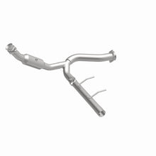 Load image into Gallery viewer, MagnaFlow Exhaust Products 5551500 California CARB Direct-Fit Catalytic Converter for Select Ford Expedition, Lincoln Navigator