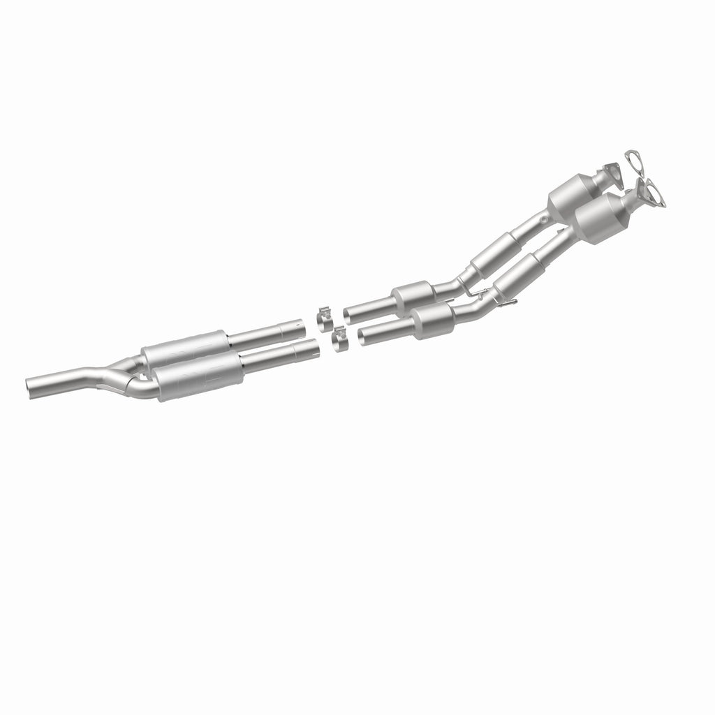MagnaFlow Exhaust Products 52938 OEM Grade Direct-Fit Catalytic Converter for Select Volkswagen Passat