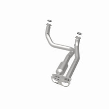Load image into Gallery viewer, MagnaFlow Exhaust Products 4451470 California CARB Direct-Fit Catalytic Converter for Select Chevrolet C2500, Chevrolet C2500 Suburban, Chevrolet C3500, Chevrolet K2500, Chevrolet K2500 Suburban, Chevrolet K3500, GMC C2500, GMC C2500 Suburban, GMC C3500,