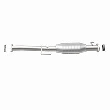 Load image into Gallery viewer, MagnaFlow Exhaust Products 22626 HM Grade Direct-Fit Catalytic Converter for Select Chevrolet Tracker, Geo Tracker, Suzuki Sidekick, Suzuki X-90