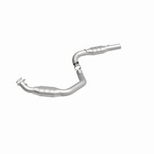 Load image into Gallery viewer, MagnaFlow Exhaust Products 447267 California CARB Direct-Fit Catalytic Converter for Select Chevrolet Express 2500, Chevrolet Express 3500, GMC Savana 2500, GMC Savana