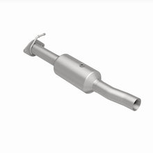 Load image into Gallery viewer, MagnaFlow Exhaust Products 280434 OEM Grade Direct-Fit Catalytic Converter for Select Ford F-350 Super Duty, Ford F-450 Super Duty, Ford F-550 Super Duty