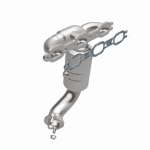 Load image into Gallery viewer, MagnaFlow Exhaust Products 51394 OEM Grade Manifold Catalytic Converter for Select Chrysler Pacifica, Chrysler Sebring, Chrysler Town &amp; Country, Dodge Avenger, Dodge Grand Caravan, Dodge Journey, Volkswagen Routan