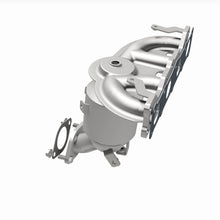 Load image into Gallery viewer, MagnaFlow Exhaust Products 5531775 California CARB Manifold Catalytic Converter for Select Hyundai Santa Fe Sport, Kia Sorento