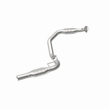 Load image into Gallery viewer, MagnaFlow Exhaust Products 51525 OEM Grade Direct-Fit Catalytic Converter for Select Chevrolet Express 2500, Chevrolet Express 3500, GMC Savana 2500, GMC Savana