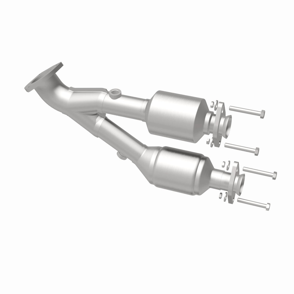 MagnaFlow Exhaust Products 49465 OEM Grade Direct-Fit Catalytic Converter for Select Jeep Cherokee