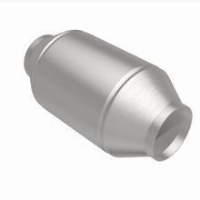 Load image into Gallery viewer, MagnaFlow Exhaust Products 333505 California CARB Universal Catalytic Converter for Select Dodge D100, Dodge D150, Dodge Ram 50, Isuzu Pickup, Isuzu Rodeo, Mazda B2000, Mazda B2200, Mazda B2600, Mitsubishi Mighty Max