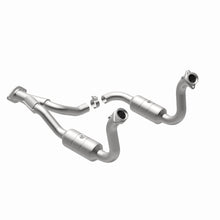 Load image into Gallery viewer, MagnaFlow Exhaust Products 5451760 California CARB Direct-Fit Catalytic Converter for Select Ford F-250 Super Duty, Ford F-350 Super Duty