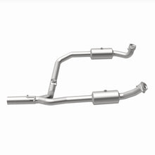 Load image into Gallery viewer, MagnaFlow Exhaust Products 5551599 California CARB Direct-Fit Catalytic Converter for Select Ford E-350 Super Duty