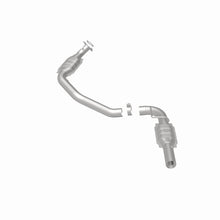 Load image into Gallery viewer, MagnaFlow Exhaust Products 5582524 California CARB Direct-Fit Catalytic Converter for Select Chevrolet Express 2500, Chevrolet Express 3500, GMC Savana 2500, GMC Savana