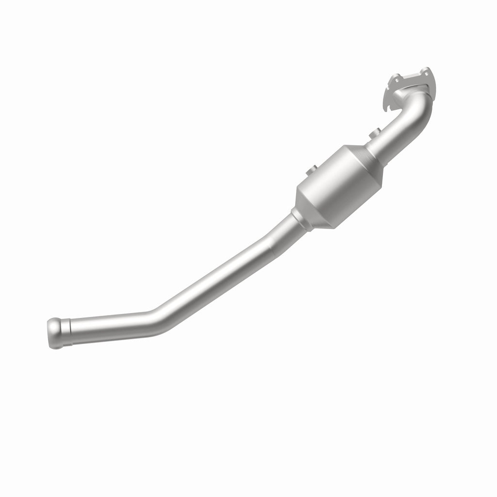 MagnaFlow Exhaust Products 21-251 OEM Grade Direct-Fit Catalytic Converter for Select Dodge Durango, Jeep Grand Cherokee