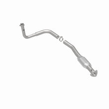 Load image into Gallery viewer, MagnaFlow Exhaust Products 23142 HM Grade Direct-Fit Catalytic Converter for Select Chevrolet Express 2500, Chevrolet Express 3500, Chevrolet G30, GMC G3500, GMC Savana 2500, GMC Savana