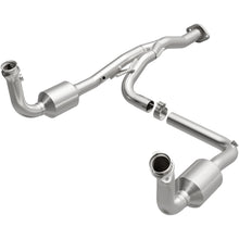 Load image into Gallery viewer, MagnaFlow Exhaust Products 5451186 California CARB Direct-Fit Catalytic Converter for Select Jeep Liberty