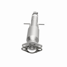 Load image into Gallery viewer, MagnaFlow Exhaust Products 5571623 California CARB Direct-Fit Catalytic Converter for Select Chevrolet Malibu, Pontiac G6, Saturn Aura