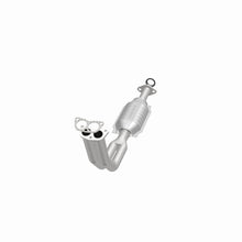 Load image into Gallery viewer, MagnaFlow Exhaust Products 3391618 California CARB Direct-Fit Catalytic Converter for Select Geo Tracker, Suzuki Sidekick