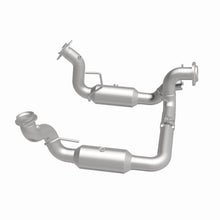 Load image into Gallery viewer, MagnaFlow Exhaust Products 280246 OEM Grade Direct-Fit Catalytic Converter for Select Ford F-250 Super Duty, Ford F-350 Super Duty