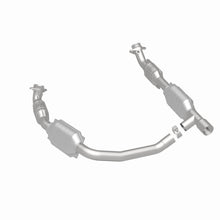 Load image into Gallery viewer, MagnaFlow Exhaust Products 49439 OEM Grade Direct-Fit Catalytic Converter for Select Ford E-150, Ford E-150 Club Wagon, Ford E-250, Ford E-350 Club Wagon, Ford E-350 Super Duty, Ford E-450 Super Duty