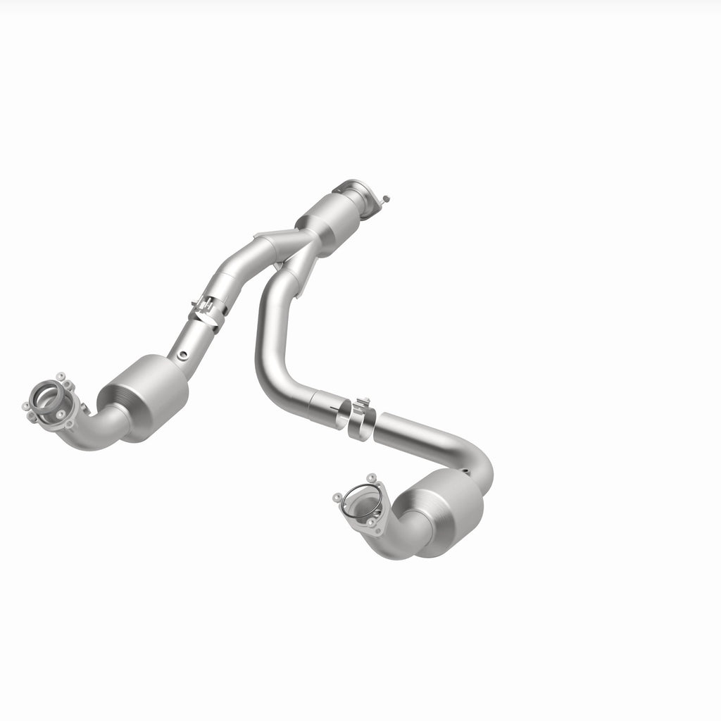 MagnaFlow Exhaust Products 280505 OEM Grade Direct-Fit Catalytic Converter for Select Chevrolet Express 3500, Chevrolet Express 4500, GMC Savana 3500, GMC Savana