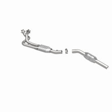 Load image into Gallery viewer, MagnaFlow Exhaust Products 447254 California CARB Direct-Fit Catalytic Converter for Select Ford E-150 Econoline, Ford E-350 Econoline