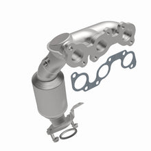 Load image into Gallery viewer, MagnaFlow Exhaust Products 5582833 California CARB Manifold Catalytic Converter for Select Lexus RX330, Toyota Highlander, Toyota Sienna