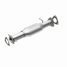 Load image into Gallery viewer, MagnaFlow Exhaust Products 93484 HM Grade Direct-Fit Catalytic Converter for Select Chevrolet S10, GMC Sonoma, Isuzu Hombre