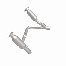 Load image into Gallery viewer, MagnaFlow Exhaust Products 5551832 California CARB Direct-Fit Catalytic Converter for Select Chrysler Aspen, Dodge Durango