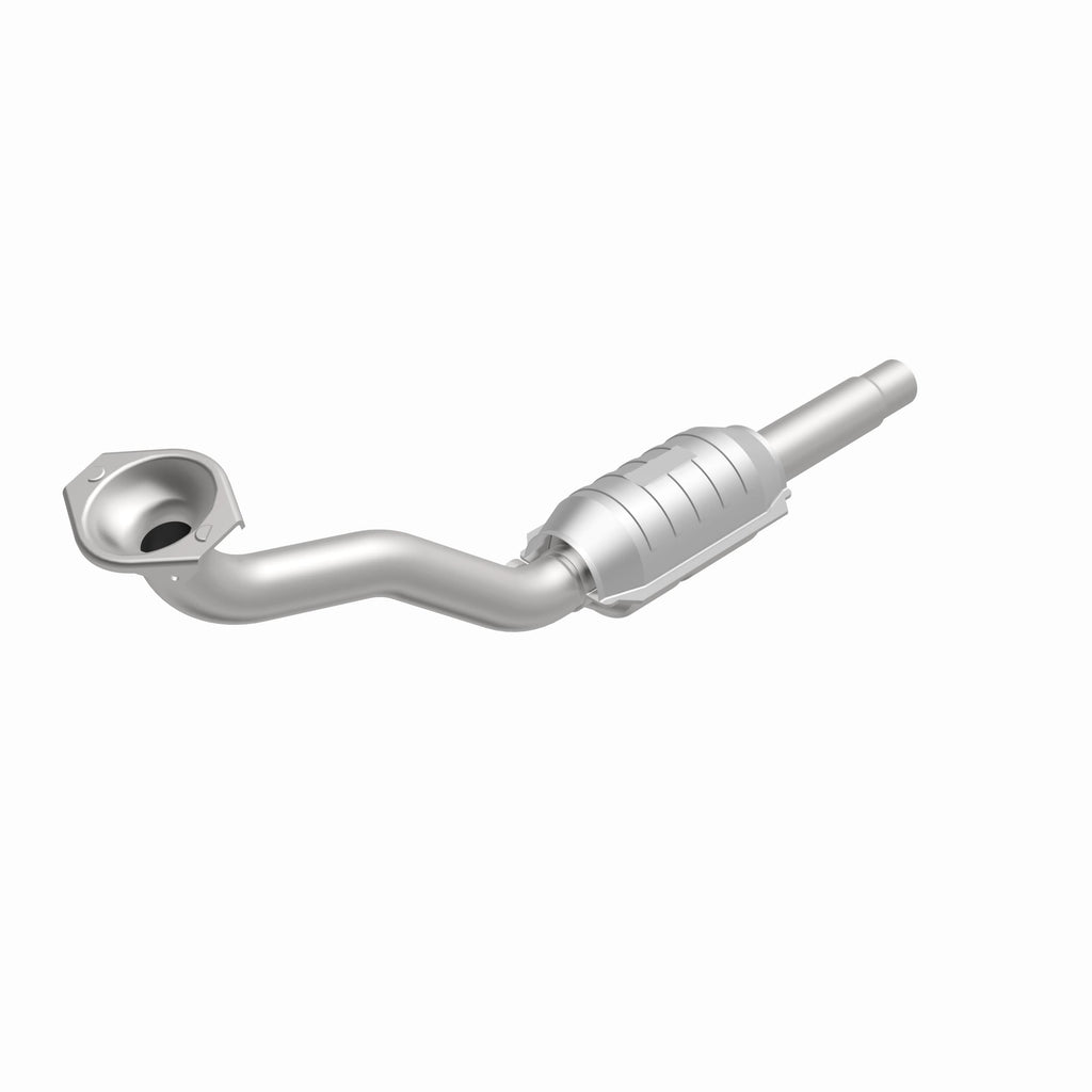 MagnaFlow Exhaust Products 22923 Standard Grade Direct-Fit Catalytic Converter for Select Volkswagen Golf, Volkswagen Jetta