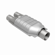 Load image into Gallery viewer, MagnaFlow Exhaust Products 51007 OEM Grade Universal Catalytic Converter for Select Chrysler Intrepid, Dodge Dakota, Ford Bronco, Ford E-150 Econoline, Ford E-150 Econoline Club Wagon, Ford E-250 Econoline, Ford E-350 Econoline, Ford E-350 Econoline Club