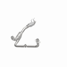 Load image into Gallery viewer, MagnaFlow Exhaust Products 93423 Standard Grade Direct-Fit Catalytic Converter for Select Ford E-150 Econoline, Ford E-150 Econoline Club Wagon