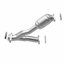 Load image into Gallery viewer, MagnaFlow Exhaust Products 49507 OEM Grade Direct-Fit Catalytic Converter for Select Lexus RX300, Toyota Highlander