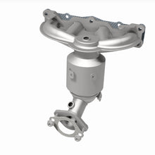 Load image into Gallery viewer, MagnaFlow Exhaust Products 5531775 California CARB Manifold Catalytic Converter for Select Hyundai Santa Fe Sport, Kia Sorento