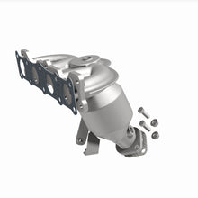 Load image into Gallery viewer, MagnaFlow Exhaust Products 5531590 California CARB Manifold Catalytic Converter for Select Hyundai Tucson