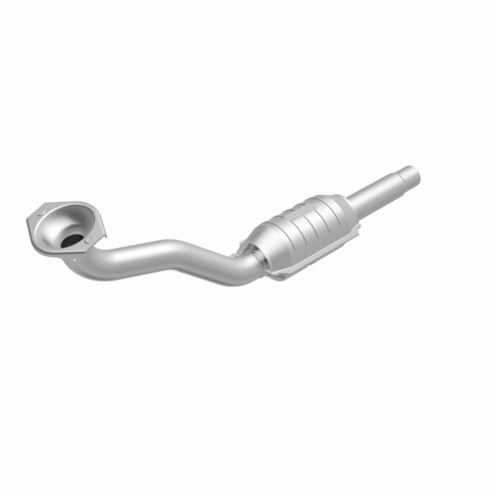 MagnaFlow Exhaust Products 22923 Standard Grade Direct-Fit Catalytic Converter for Select Volkswagen Golf, Volkswagen Jetta