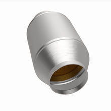 Load image into Gallery viewer, MagnaFlow Exhaust Products 333506 California CARB Universal Catalytic Converter for Select Dodge D100, Dodge D150, Isuzu Pickup, Isuzu Rodeo