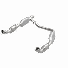 Load image into Gallery viewer, MagnaFlow Exhaust Products 49439 OEM Grade Direct-Fit Catalytic Converter for Select Ford E-150, Ford E-150 Club Wagon, Ford E-250, Ford E-350 Club Wagon, Ford E-350 Super Duty, Ford E-450 Super Duty