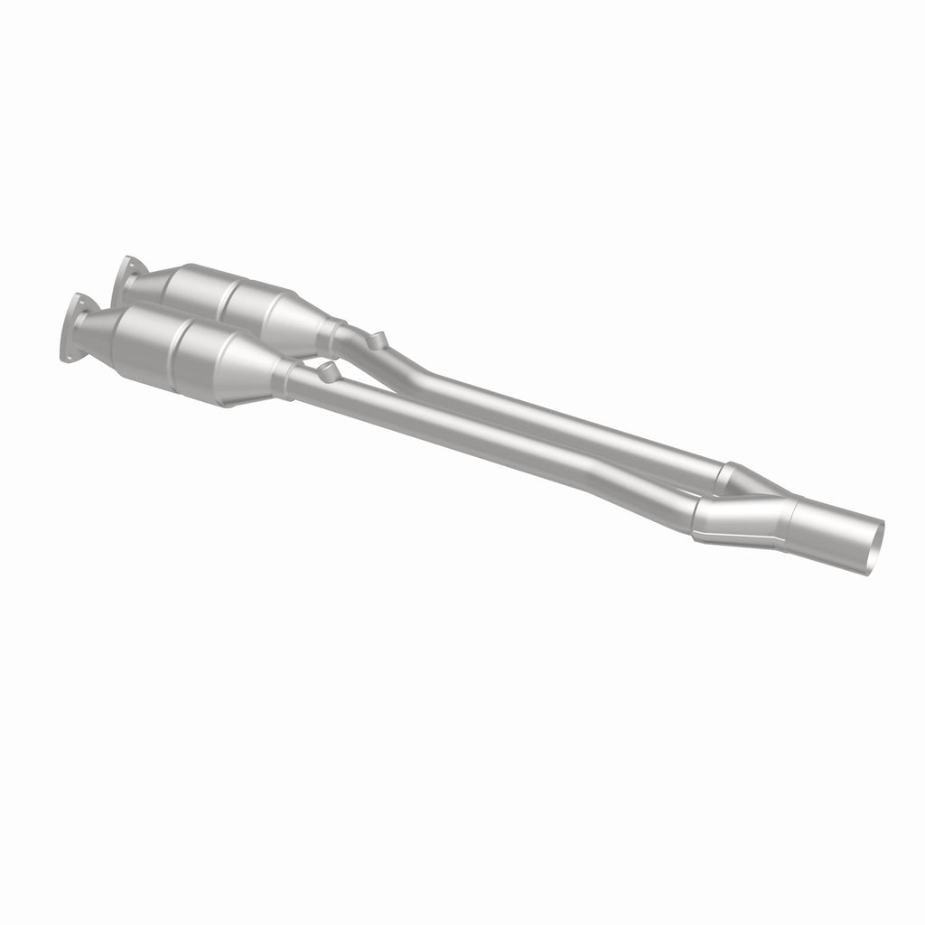 MagnaFlow Exhaust Products 24157 HM Grade Direct-Fit Catalytic Converter for Select Audi TT Quattro, Volkswagen R32