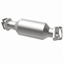 Load image into Gallery viewer, MagnaFlow Exhaust Products 52863 OEM Grade Direct-Fit Catalytic Converter for Select Hyundai Elantra, Hyundai Elantra Coupe, Hyundai Elantra GT, Hyundai Santa Fe, Kia Forte, Kia Sorento