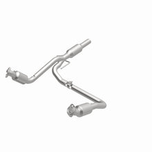 Load image into Gallery viewer, MagnaFlow Exhaust Products 4583497 California CARB Direct-Fit Catalytic Converter for Select Dodge Ram 1500, Dodge Ram 2500, Dodge Ram