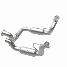 Load image into Gallery viewer, MagnaFlow Exhaust Products 280246 OEM Grade Direct-Fit Catalytic Converter for Select Ford F-250 Super Duty, Ford F-350 Super Duty