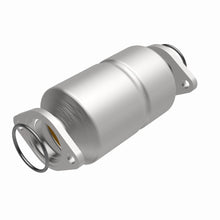 Load image into Gallery viewer, MagnaFlow Exhaust Products 338656 California CARB Direct-Fit Catalytic Converter for Select Geo Prizm
