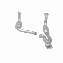 Load image into Gallery viewer, MagnaFlow Exhaust Products 4451640 California CARB Direct-Fit Catalytic Converter for Select Chevrolet SSR