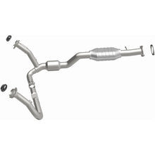 Load image into Gallery viewer, MagnaFlow Exhaust Products 93226 HM Grade Direct-Fit Catalytic Converter for Select Chevrolet S10, GMC Sonoma