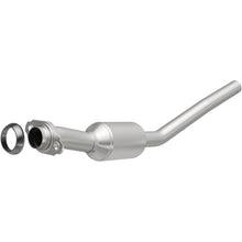 Load image into Gallery viewer, MagnaFlow Exhaust Products 3391275 California CARB Direct-Fit Catalytic Converter for Select Chrysler Town &amp; Country, Dodge Caravan, Dodge Grand Caravan, Plymouth Grand Voyager, Plymouth Voyager