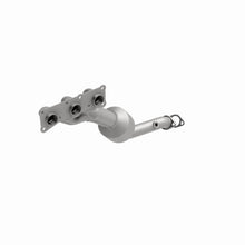Load image into Gallery viewer, MagnaFlow Exhaust Products 49774 OEM Grade Manifold Catalytic Converter for Select BMW 525i, BMW 525xi, BMW 530i, BMW 530xi