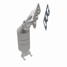Load image into Gallery viewer, MagnaFlow Exhaust Products 452911 California CARB Manifold Catalytic Converter for Select Suzuki Verona