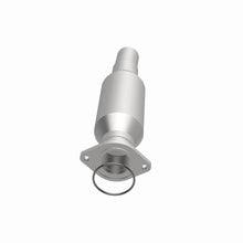 Load image into Gallery viewer, MagnaFlow Exhaust Products 5421024 California CARB Direct-Fit Catalytic Converter for Select Ford Five Hundred, Ford Freestyle, Mercury Montego