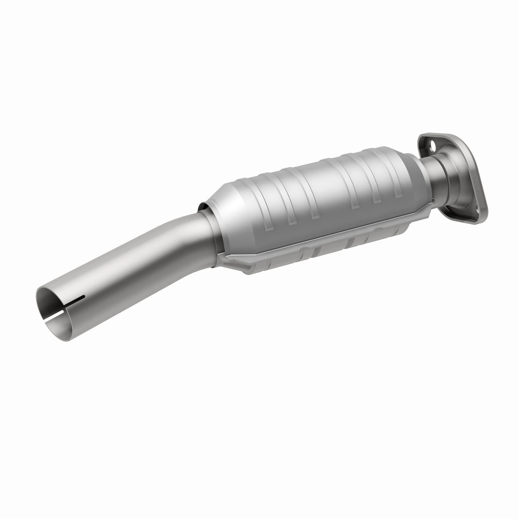 MagnaFlow Exhaust Products 49749 OEM Grade Direct-Fit Catalytic Converter for Select Toyota RAV4